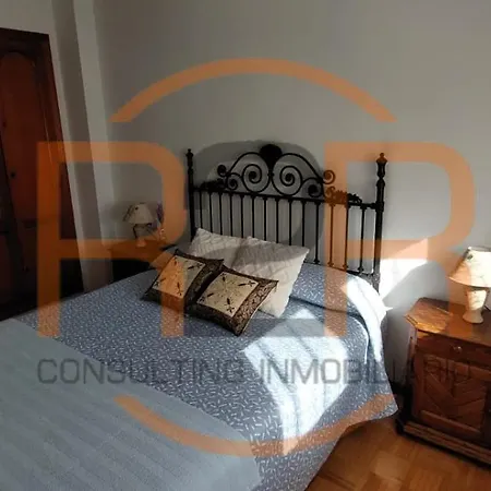 Apartman R2R - Comodo Apto Con Garaje - 1A125 *